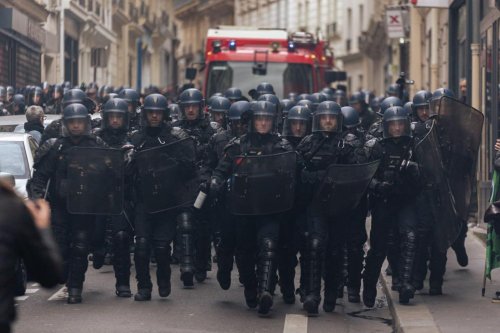 Accusations de brutalité policière en France: la Maison-Blanche réagit