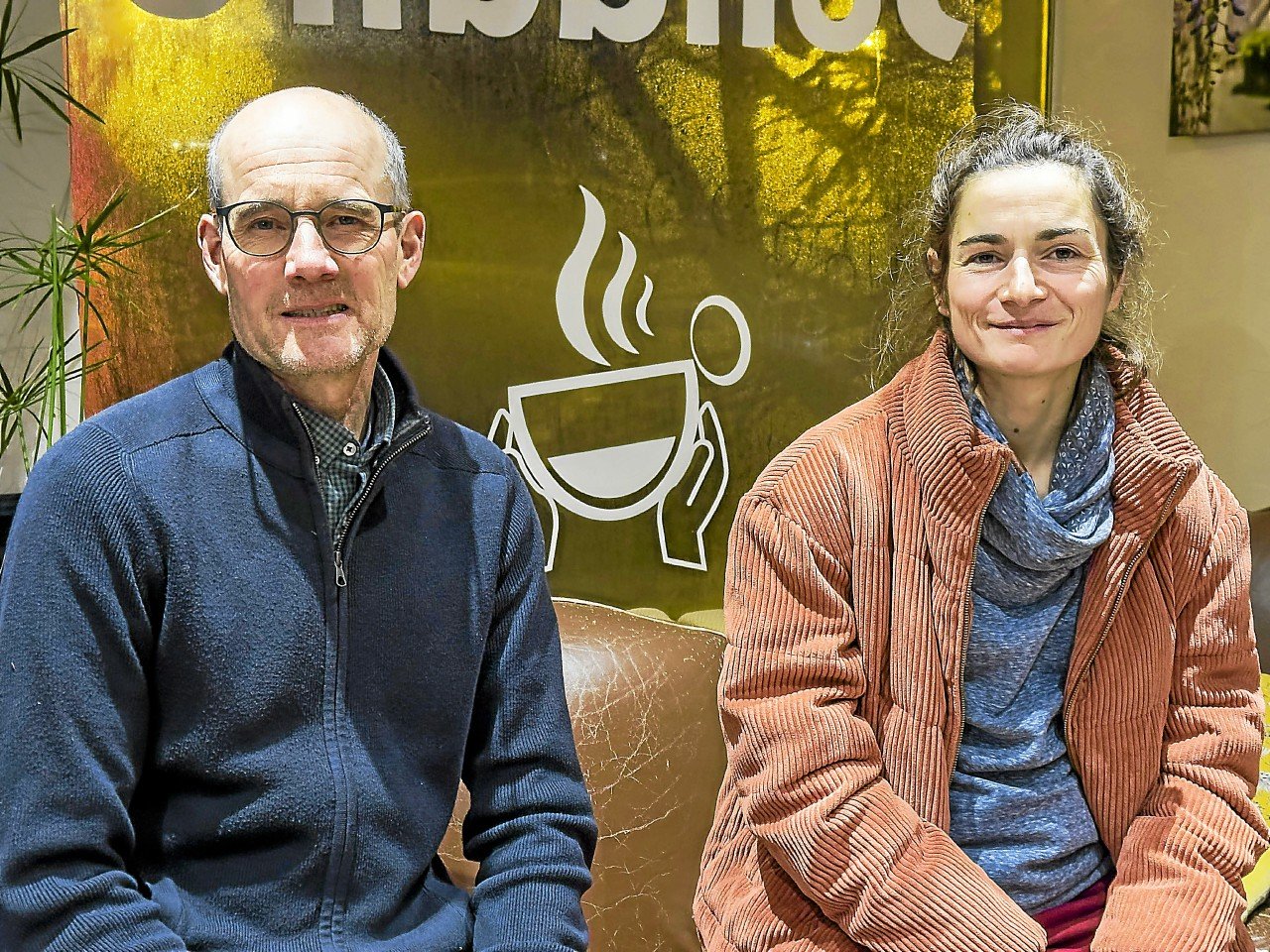 À Dinan, des agriculteurs racontent la réalité de la transmission de ferme