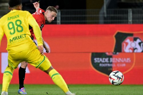 Rennes - Nantes : après un imbroglio dingue, le Stade Rennais remporte le derby, revivez le match