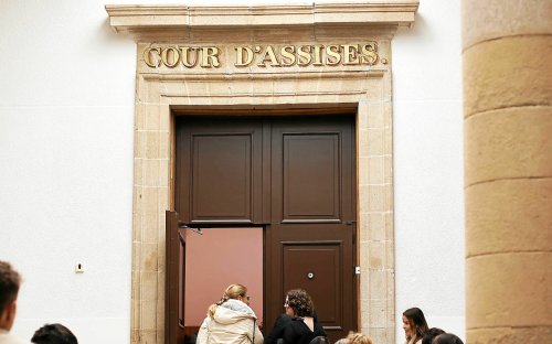 Parricide à Lampaul-Guimiliau : à l’ouverture du procès, la défense sollicite une nouvelle expertise psychiatrique de l’accusé schizophrène
