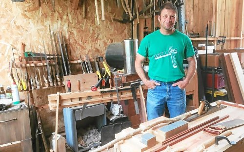 Frédéric Pradel propose un atelier bois en pratique libre assistée, sans outils électriques, tous les samedis à Pluvigner