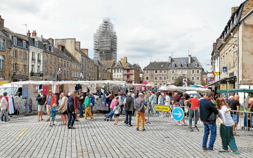 Un maraîcher du marché de Lamballe épinglé par la mairie pour avoir remballé son étal trop tard