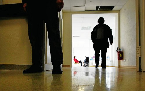 Violences intrafamiliales, inquiétude pour l’avenir et réseaux sociaux : le cocktail létal de la santé mentale