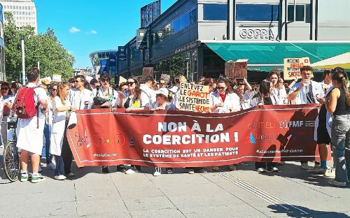 Déserts médicaux : un interne sur deux en grève contre la régulation de l’installation, selon les syndicats