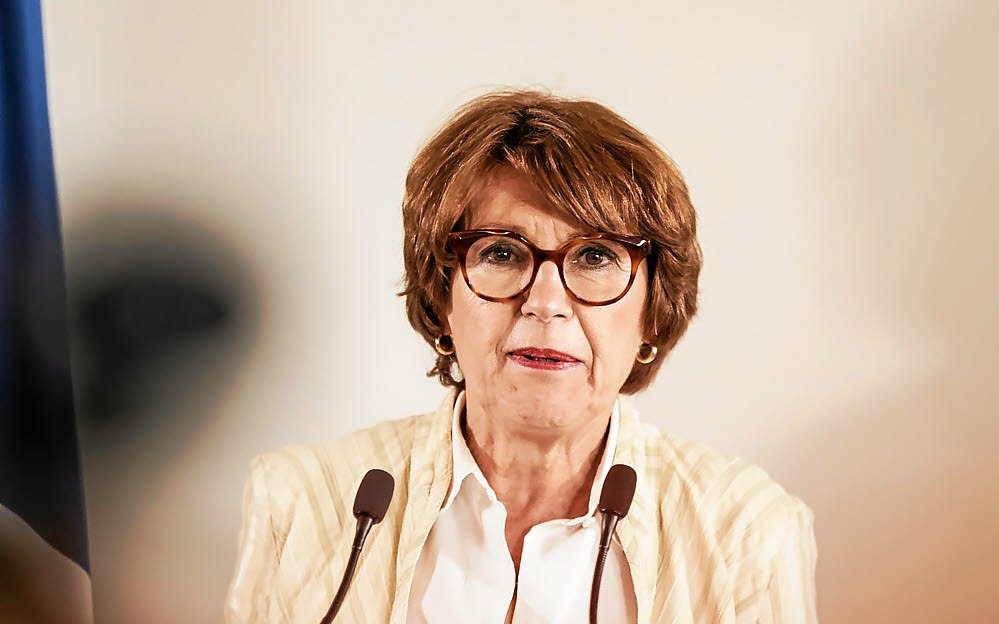 Réintroduction invalidée d’un pesticide interdit : les filières menacées « de disparition » ne seront pas sans « solution », assure la ministre