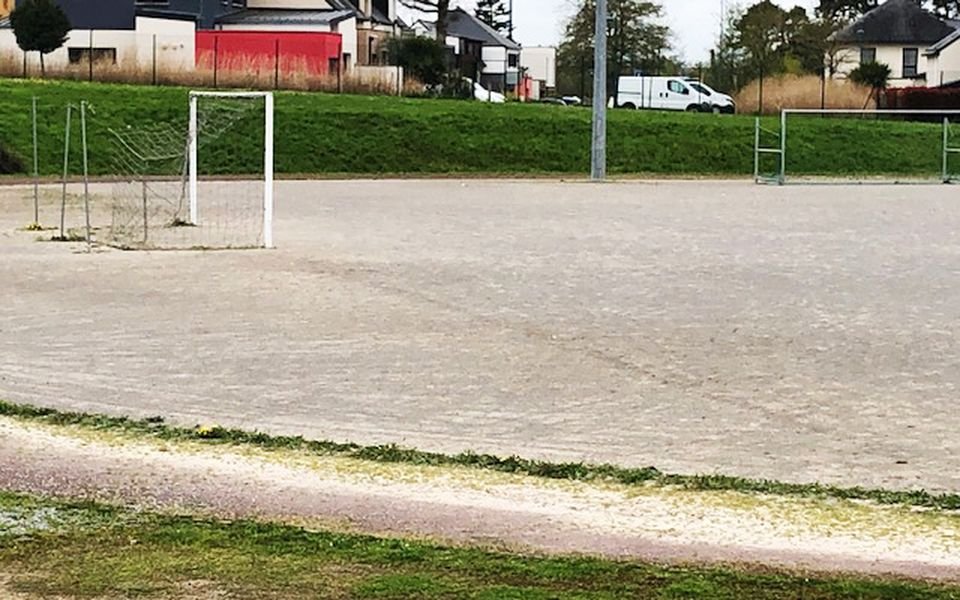 Faute de pelouse synthétique, le bureau de ce club de foot breton va démissionner