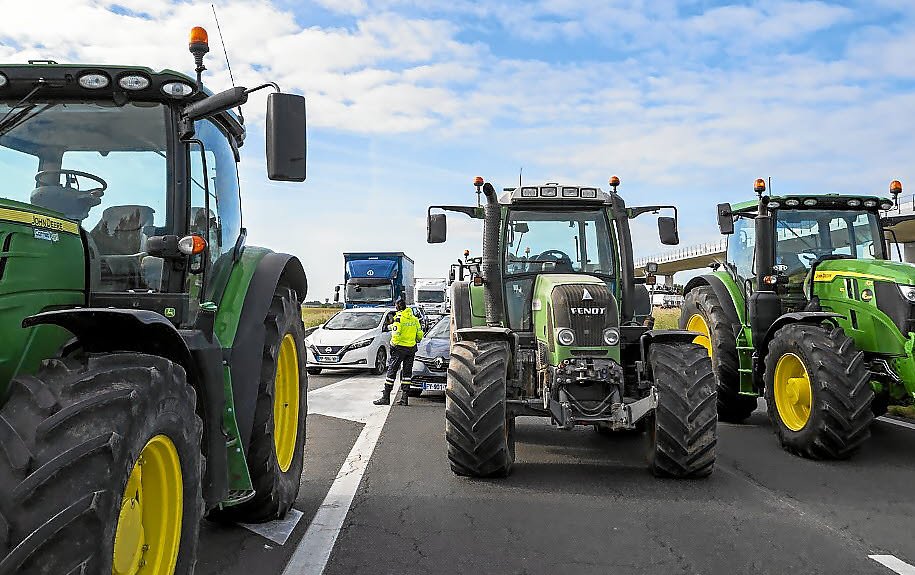 Agriculteurs en colère : le gouvernement « ne tolérera plus de nouveaux blocages »