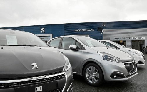Plusieurs modèles de voitures du groupe Stellantis rappelés dans toute la France en raison d’un risque de coupure du moteur