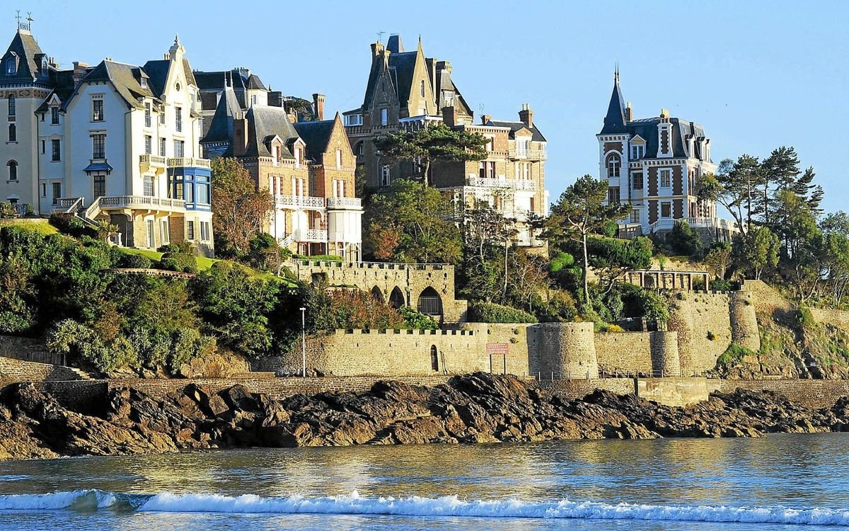 « C’est le prix de l’exceptionnel » : voici la rue la plus chère de Bretagne 🔒