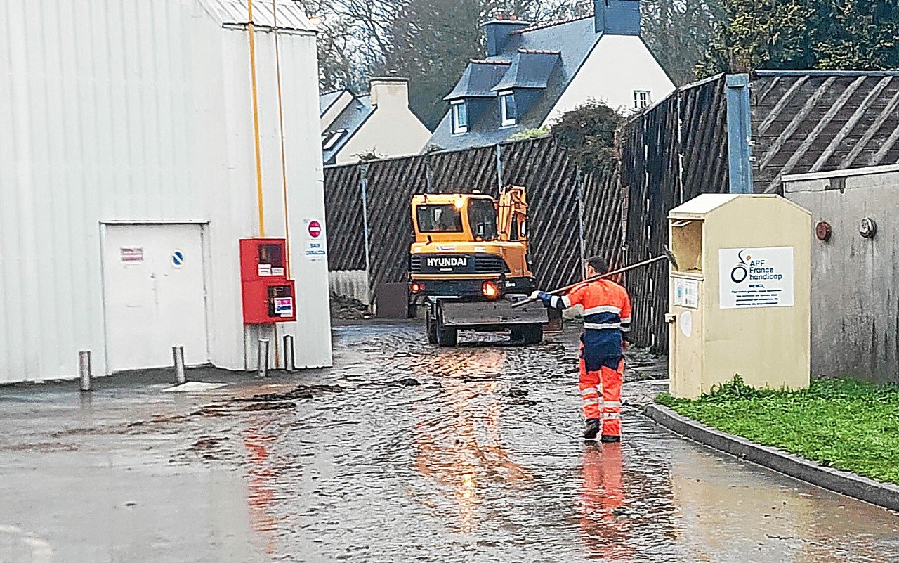 « Ce type d&rsquo;action risque de se répéter » : à Paimpol, le magasin Leclerc visé en pleine nuit par une action d’agriculteurs