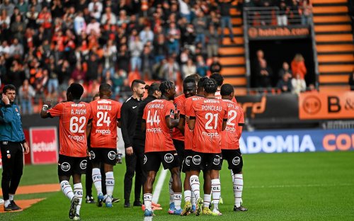 Le FC Lorient officiellement promu en Ligue 1 après la défaite de Metz à Pau
