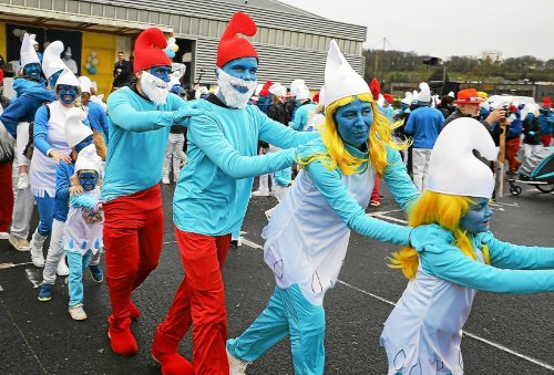 À Landerneau, les costumes de Schtroumpfs soumis au contrôle parlementaire