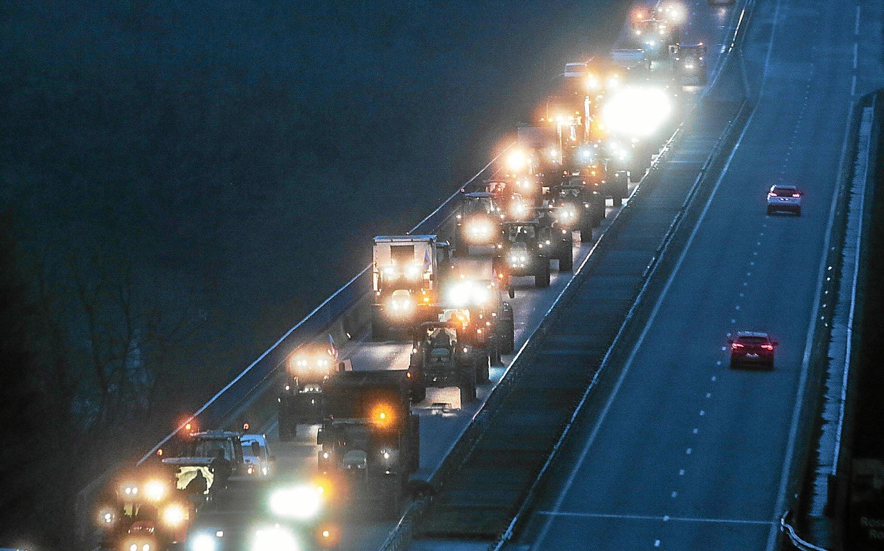 La colère agricole persiste : « environ 250 tracteurs » attendus ce mardi à Paris lors d’un grand rassemblement
