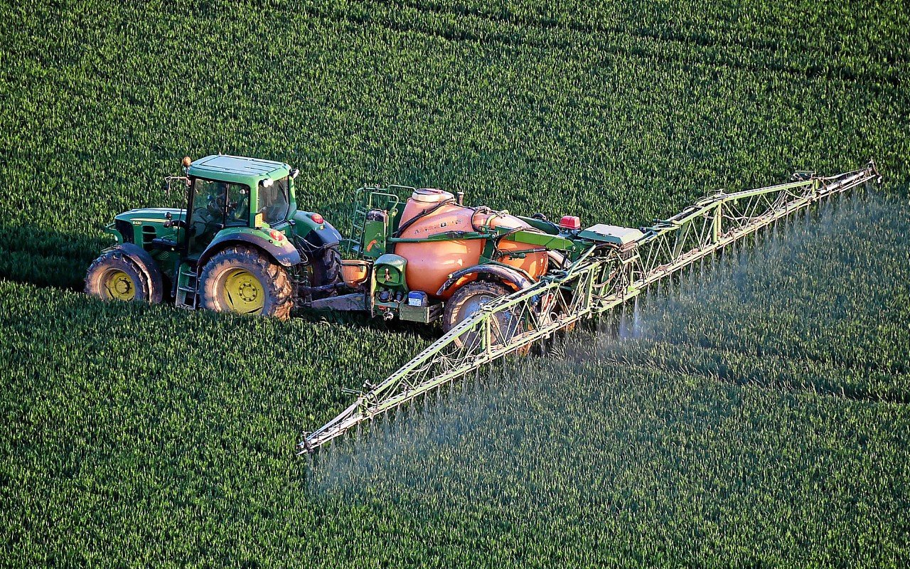 Le long combat d’enfants d’anciens agriculteurs malades des pesticides