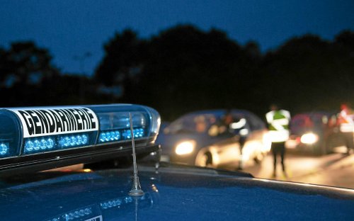Deux Brestois de 14 et 15 ans finissent au fossé à Ploudalmézeau au volant de la voiture de papa
