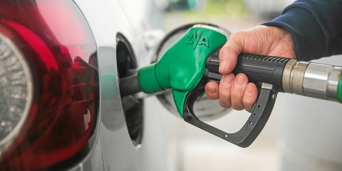 Carburant : pourrez-vous toucher l’indemnité de 100 € prévue pour 2023 ?