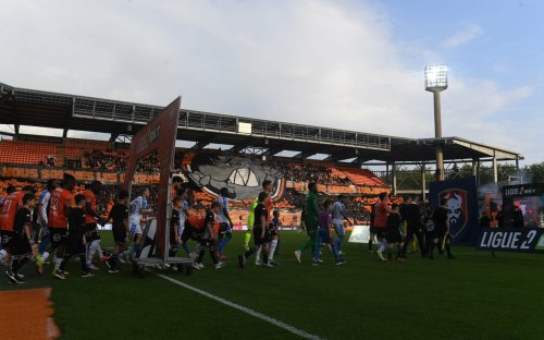 Lorient - Caen : le résumé d’une nuit magique au Moustoir, où les Merlus fêtent leur remontée en Ligue 1