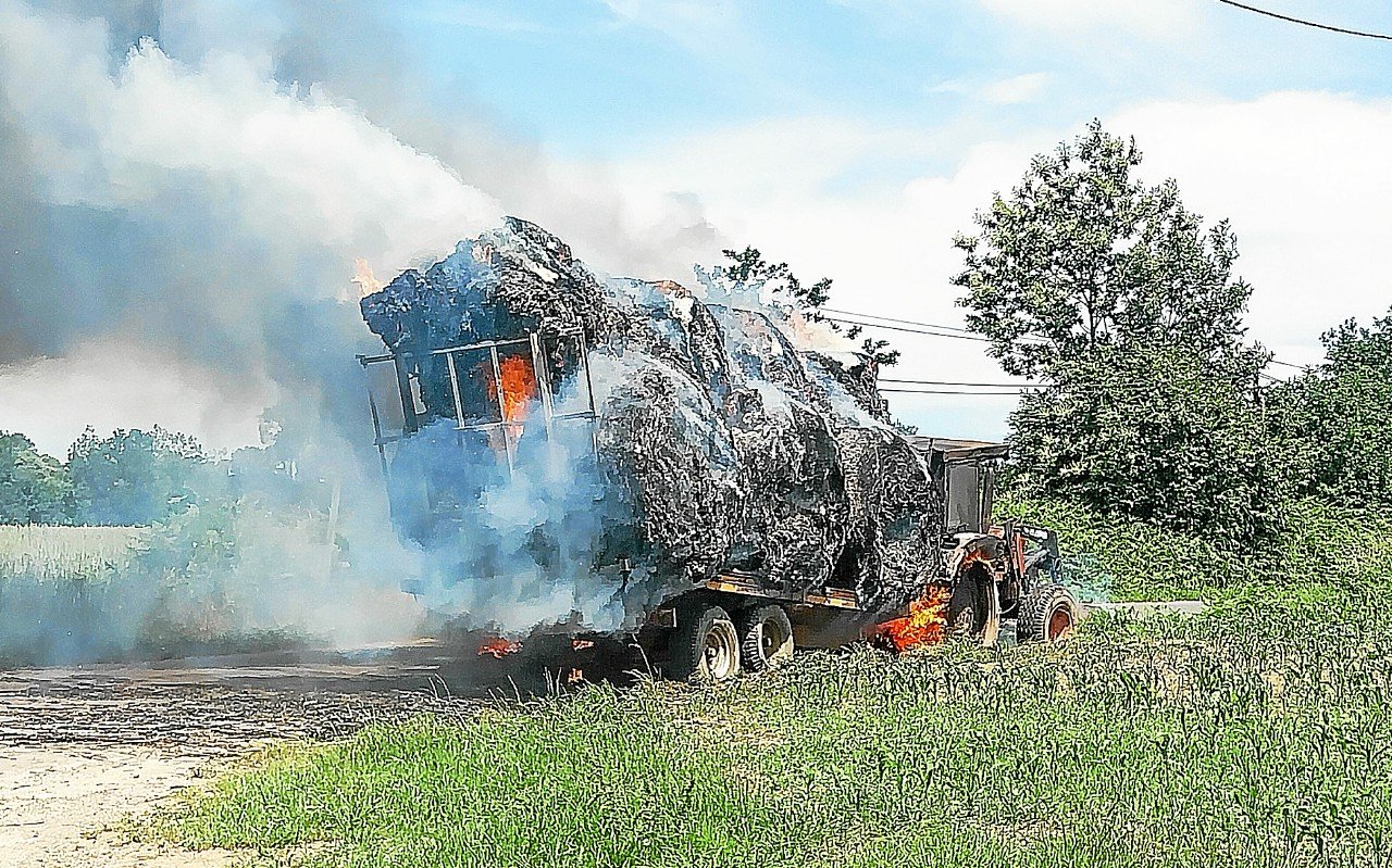 Un convoi agricole s’embrase à Kérouré, à Lennon