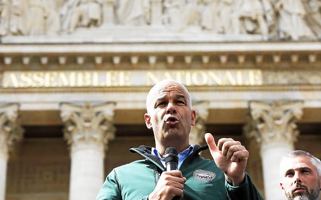 Agriculture : la FNSEA « se mobilisera cet automne » et attend toujours « la vision » de Macron