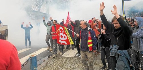 Affrontements à Lorient et Quimper, pénurie de carburant, loi immigration : le point à la mi-journée