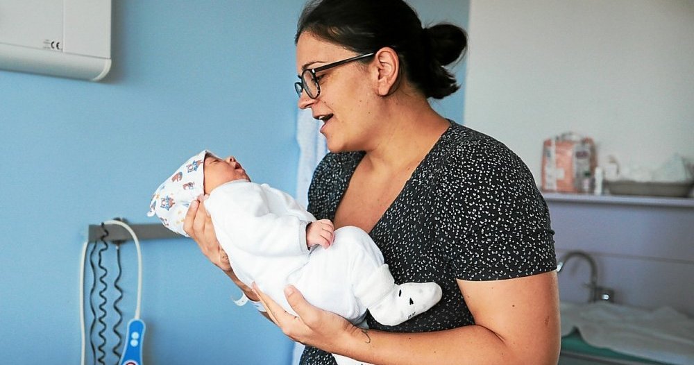 Visites en maternité : et si la limitation était bénéfique ? [Témoignages]
