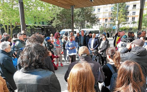 À Rennes, l’unité affichée d’habitants rassemblés après la fusillade de Villejean