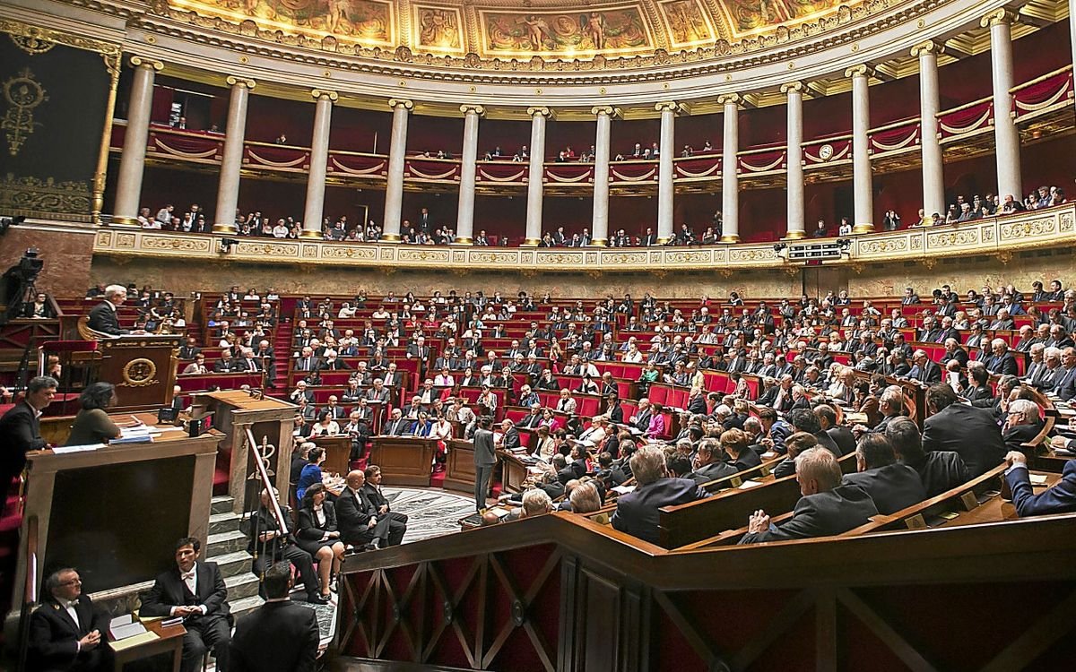Sondages sur les législatives : pourquoi il faut se méfier des projections en nombre de sièges 🔒