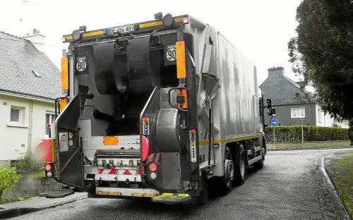 Faute d’assurance, Roi Morvan Communauté contrainte de mettre ses camions poubelles à l’arrêt