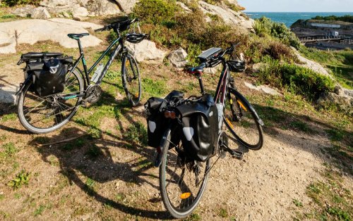 Chemins de halage, anciennes voies ferrées, petites routes de bord de mer… 8 grands itinéraires pour découvrir la Bretagne à vélo pour tous les niveaux