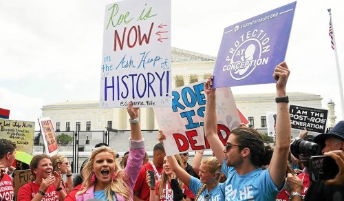 Des premiers États américains bannissent l’avortement après la décision de la Cour suprême
