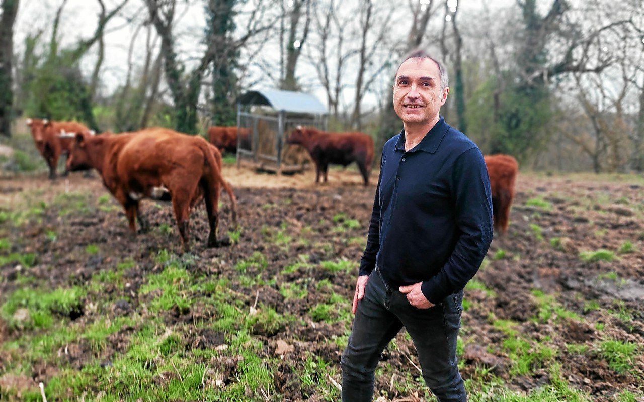 « Ça fait partie de moi, je suis enraciné dans cette terre » : Dominique Lucas, dernier et seul agriculteur de Dinan