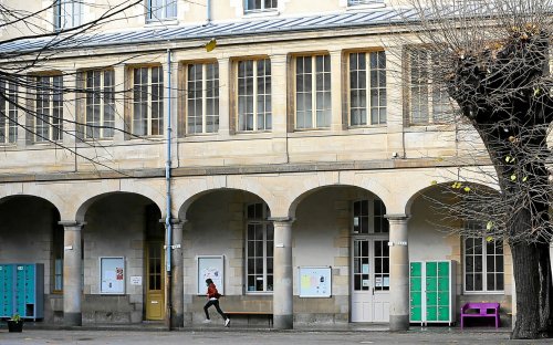 En Bretagne, une collégienne victime de harcèlement exclue de son établissement : ses parents montent au créneau
