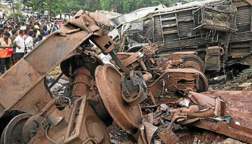 Catastrophe ferroviaire en Inde, drame à Lorient, accident grave à Moustoir-Ac : le point à la mi-journée