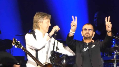 Paul McCartney accueille un ancien membre des Beatles lors d'un concert (VIDEO)