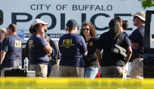 François Durpaire : "La tuerie de Buffalo est le fruit du racisme systémique américain"