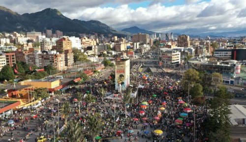 Colombie: des milliers de manifestants à nouveau dans la rue