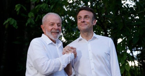 Macron, Lula et l'"album de mariage" : la presse étrangère moque "une escapade romantique"