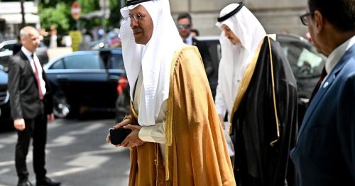 Pétrole : pourquoi l’Arabie saoudite continue de sabrer sa production