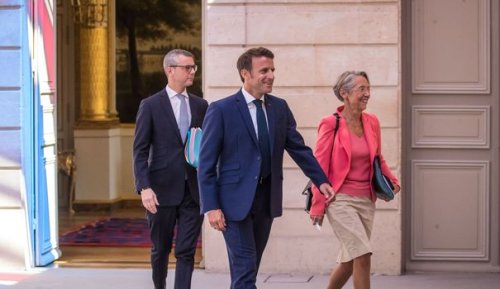 Emmanuel Macron et la majorité relative : le glas du maître des horloges