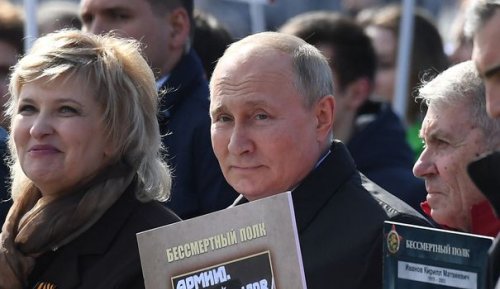 George Friedman : "Les idiots utiles sont indispensables aux mensonges de Poutine"