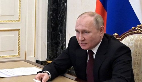 "Les Américains arrivent à leurs fins": comment Sputnik et RT désinforment sur l'Ukraine