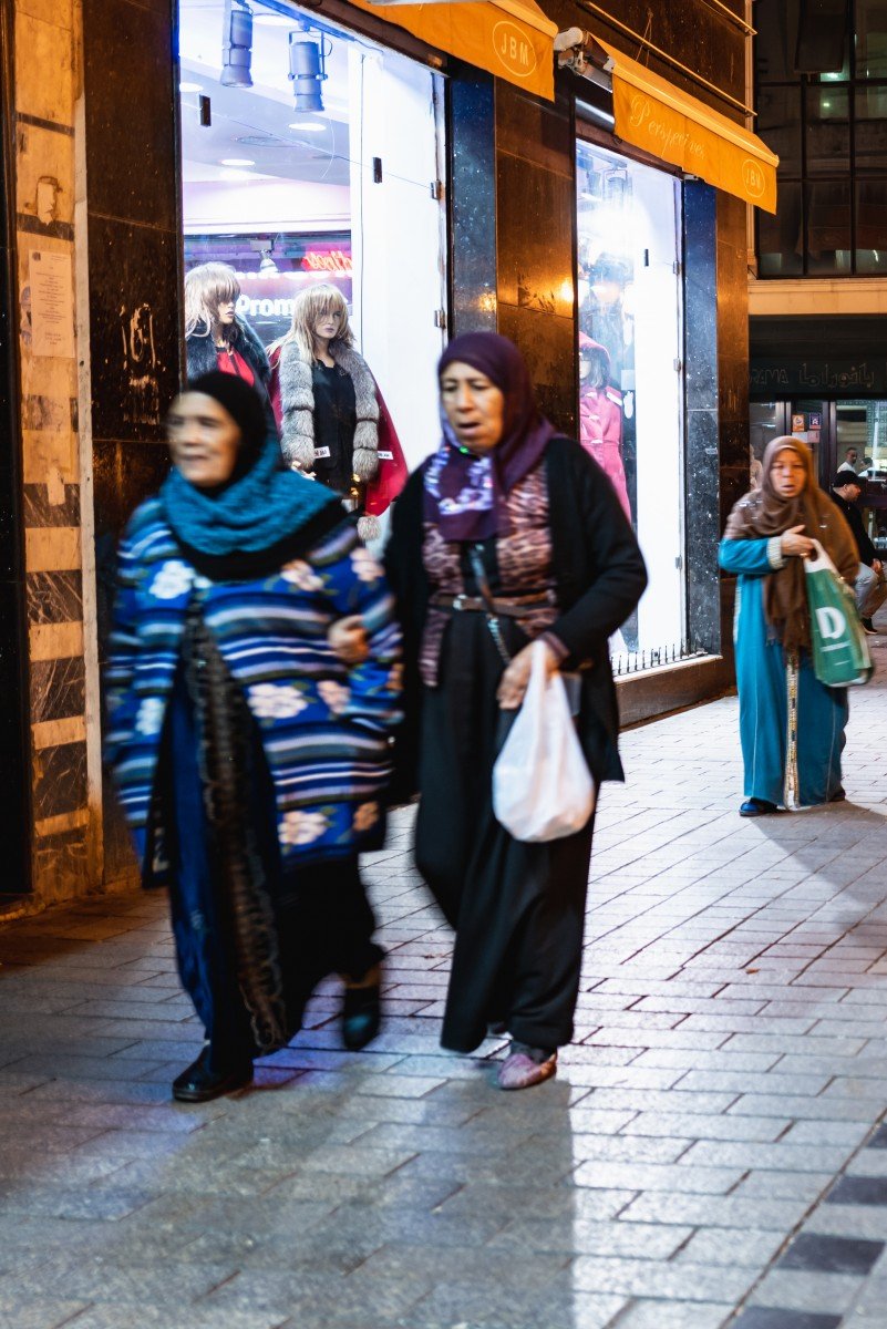 Salvo Micciché - New salvomic / People in Tunis | LFI Gallery