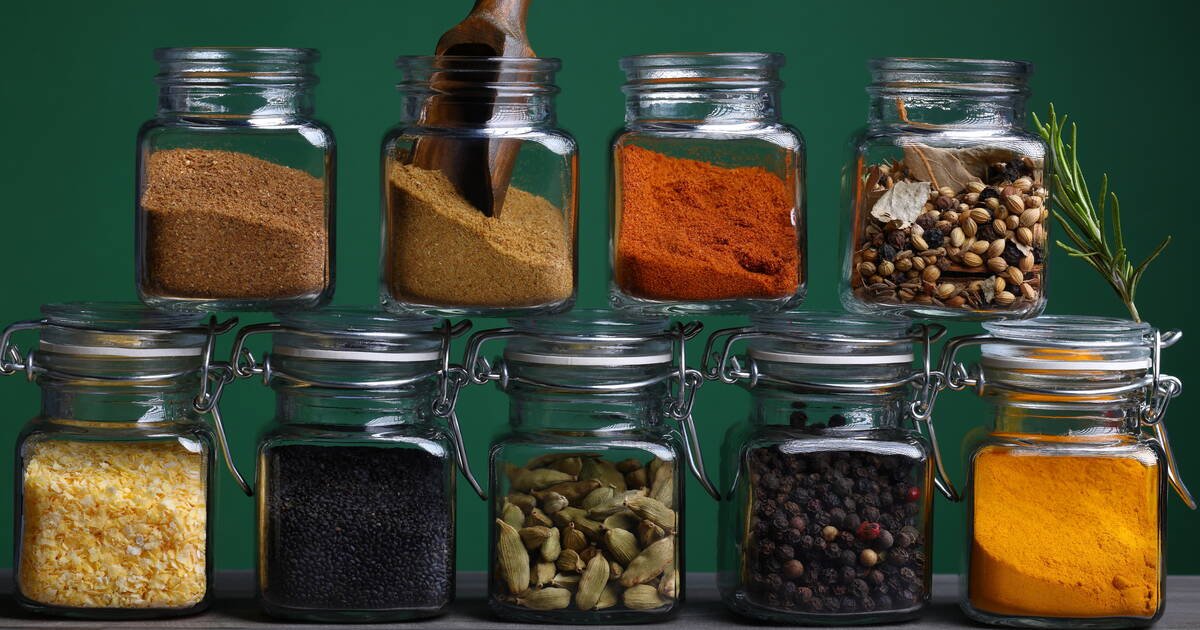 Microplastiques, pesticides, poils de rongeur… Il n’y a pas que des épices dans vos aromates