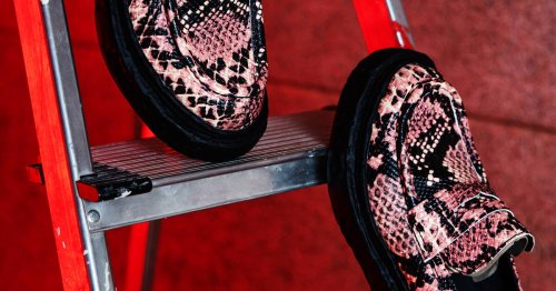 La marque de chaussures Camper revient en grandes pompes