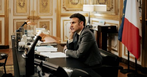 Emmanuel Macron, un président seul en son château