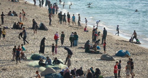 Que nous disent ces images de réfugiés sur les plages de Gaza ?