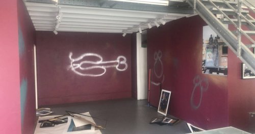 «Une attaque vis-à-vis de la femme» : à Nîmes, une exposition féministe recouverte de dessins de pénis