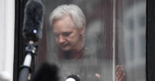 Cinq médias affichent leur soutien à Julian Assange