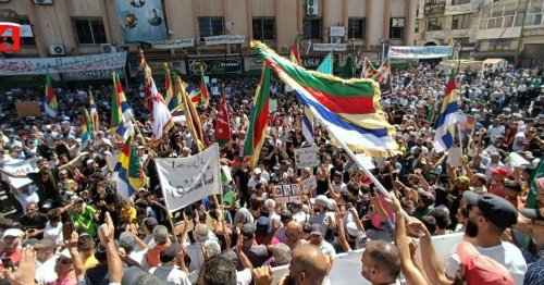 Syrie : affaibli et isolé, le régime hésite à réprimer la contestation