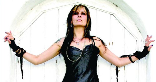 Attaque terroriste en Norvège : la musicienne metal Andrea Meyer emportée